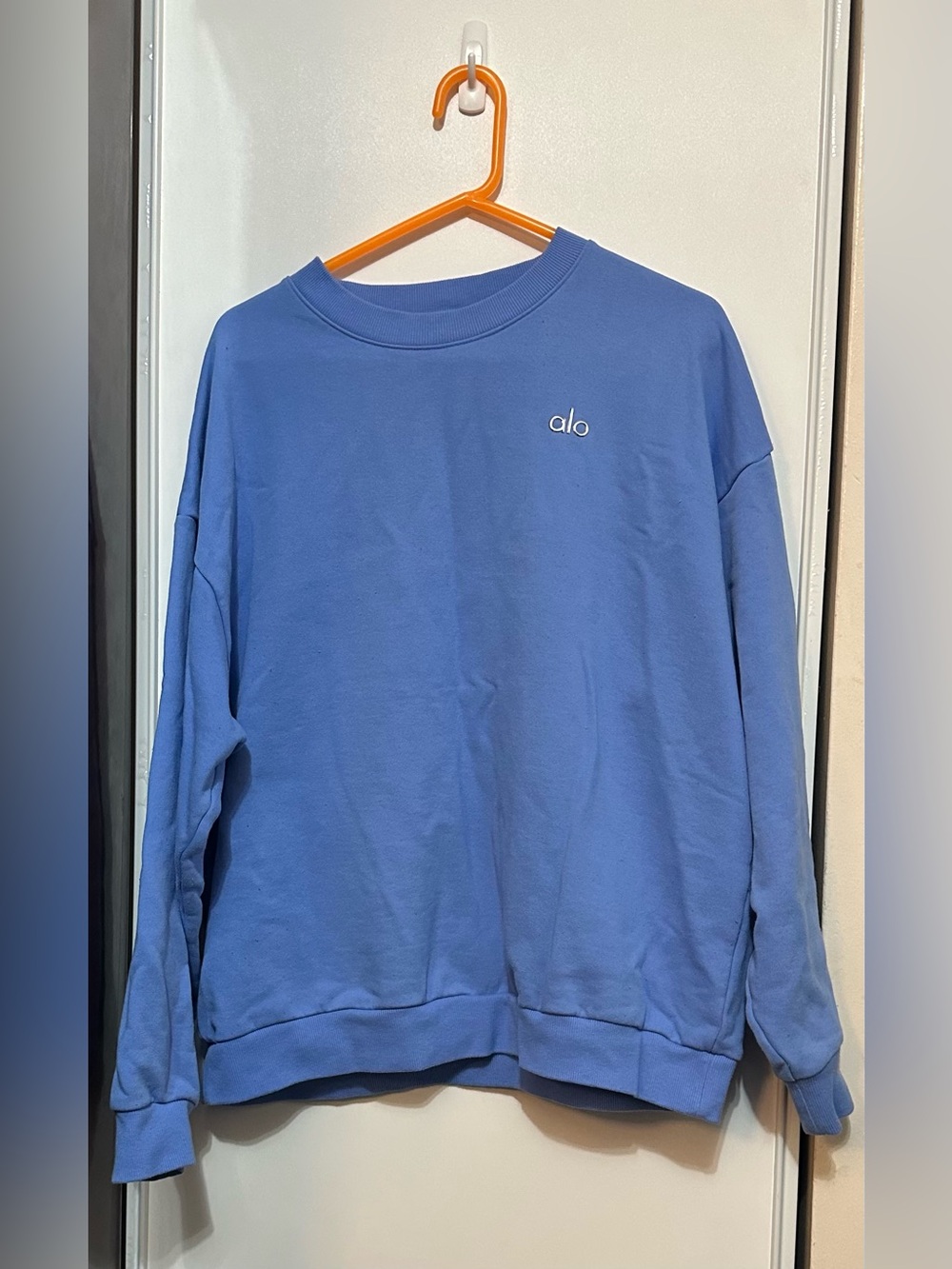ALO Yoga Men's Crewneck Sweatshirt in Periwinkle Blue